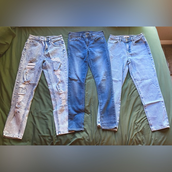 BUNDLE OF 3 PAIRS OF JEANS - Picture 2 of 7